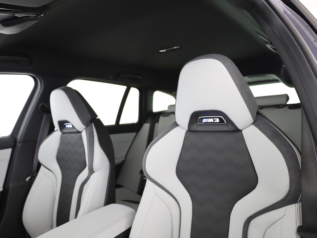 BMW M3 Touring xDrive Competition M-image-16