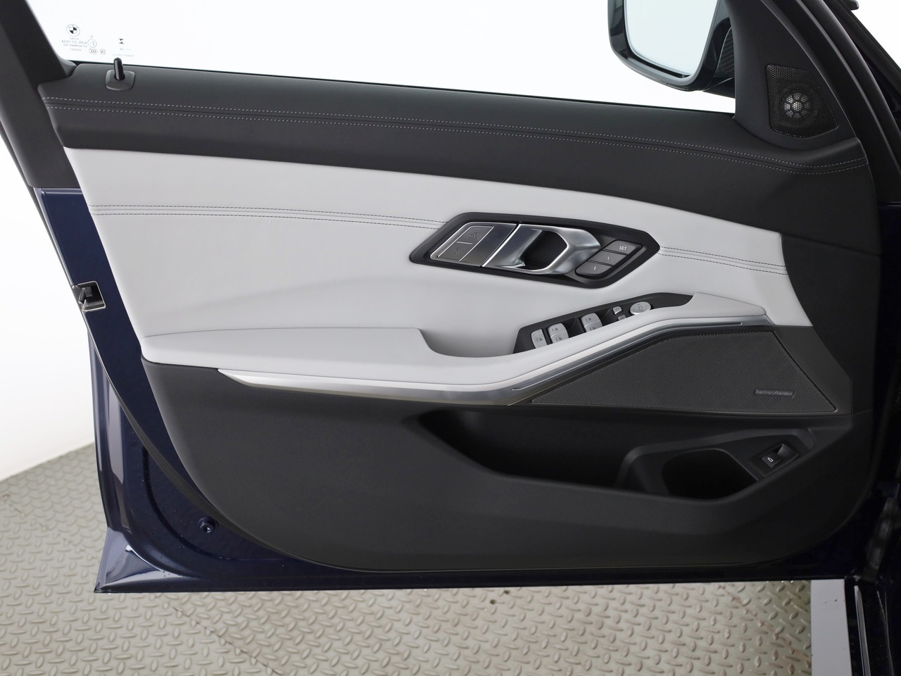 BMW M3 Touring xDrive Competition M-image-11