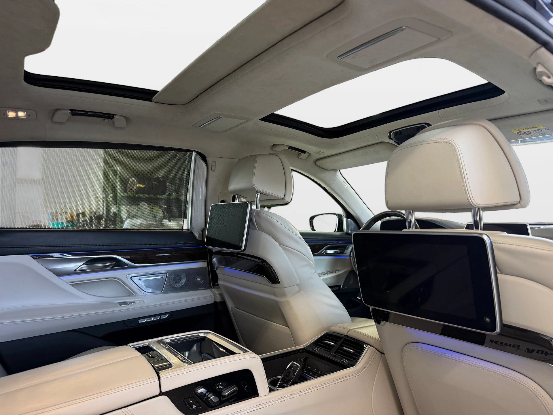 BMW 750Li xDrive Steptronic | CH-Auto | Ab MFK | BMW Service | Laserlight | Executive Lounge-image-18
