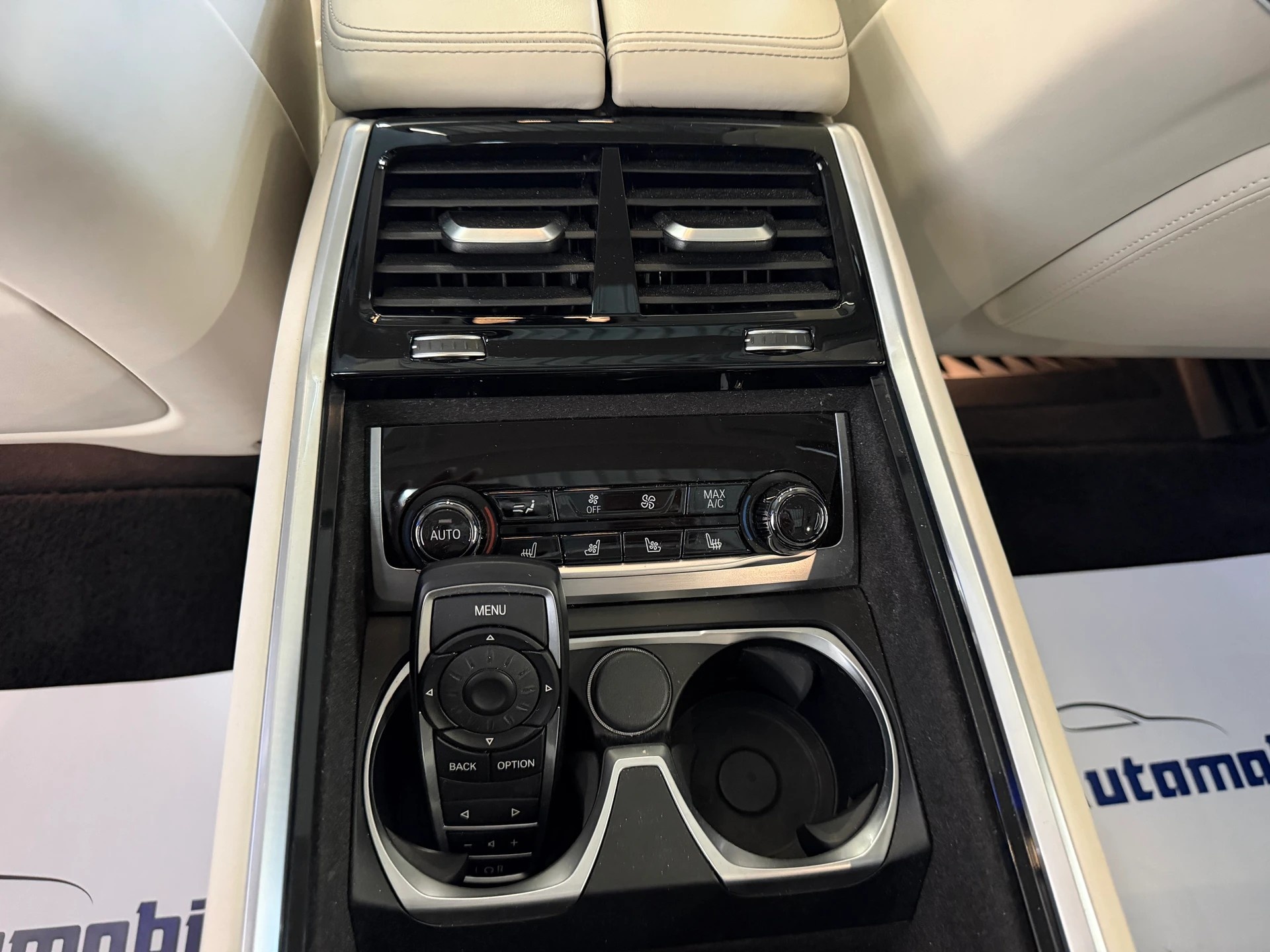 BMW 750Li xDrive Steptronic | CH-Auto | Ab MFK | BMW Service | Laserlight | Executive Lounge-image-24