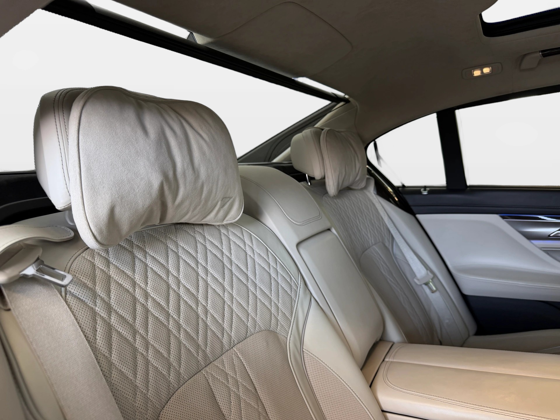 BMW 750Li xDrive Steptronic | CH-Auto | Ab MFK | BMW Service | Laserlight | Executive Lounge-image-13