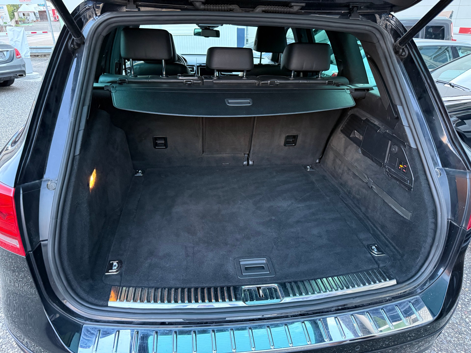 VW Touareg 3.0 TDI BlueMotion Technology Tiptronic-image-13