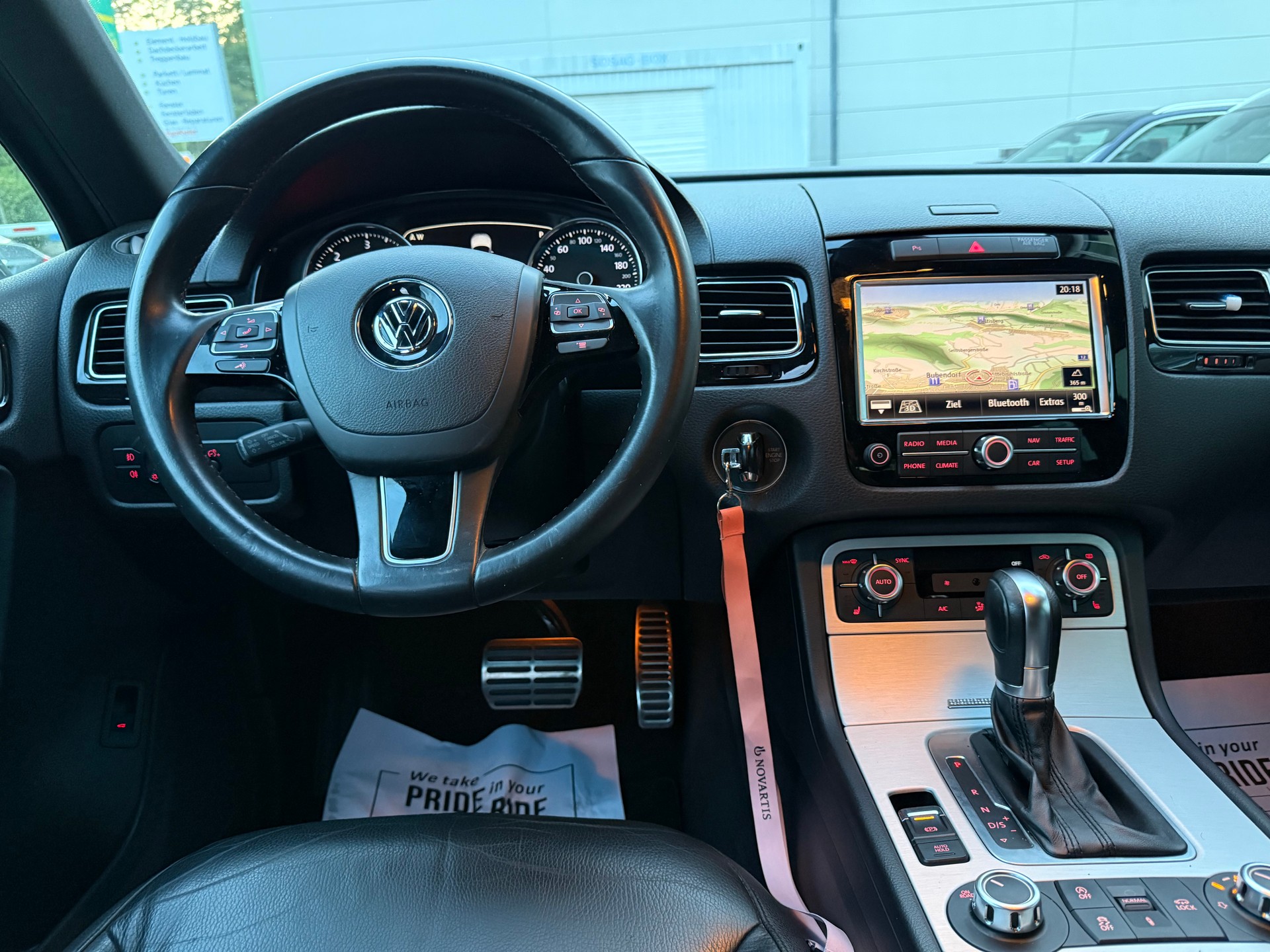 VW Touareg 3.0 TDI BlueMotion Technology Tiptronic-image-14