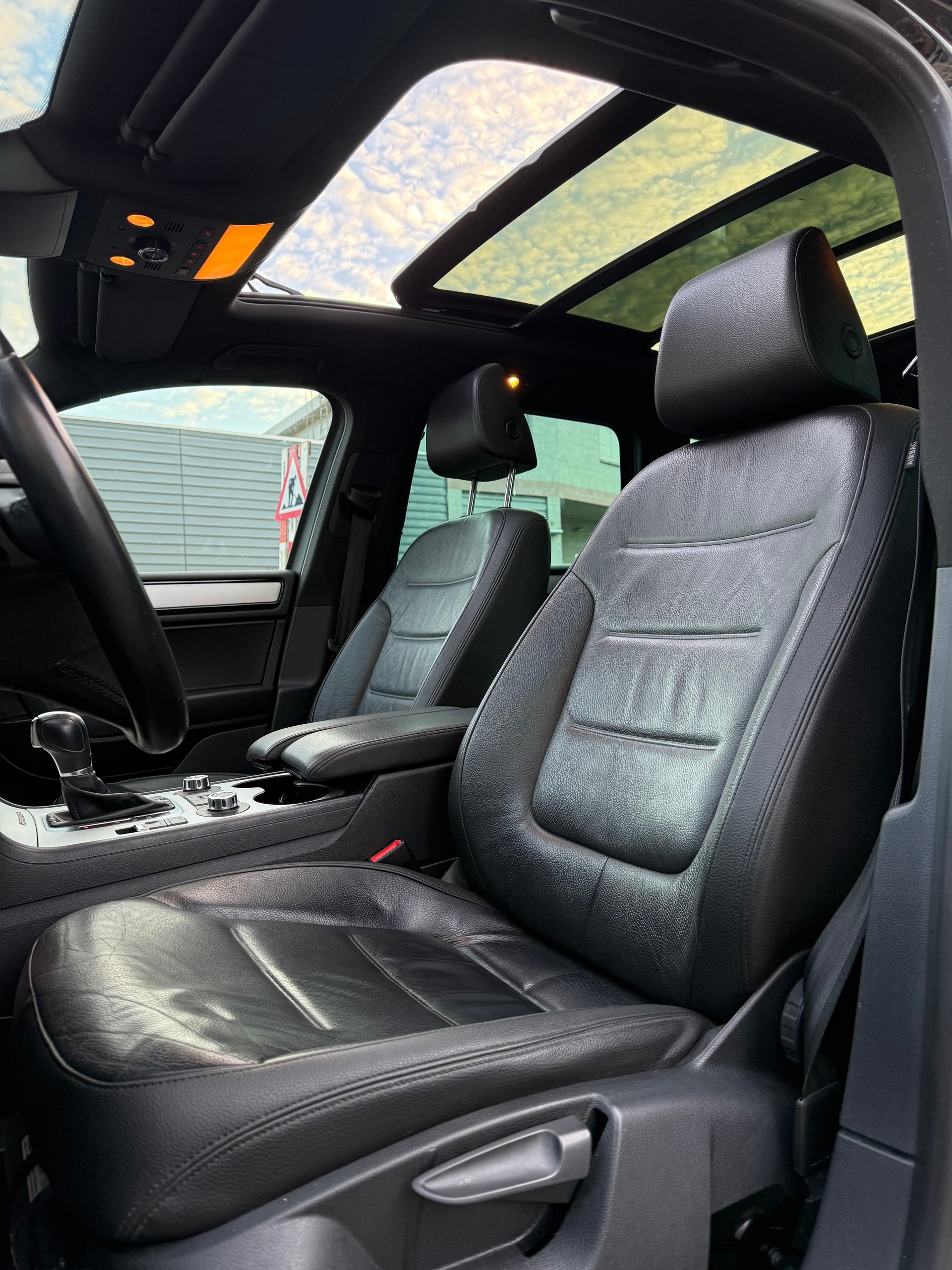 VW Touareg 3.0 TDI BlueMotion Technology Tiptronic-image-4