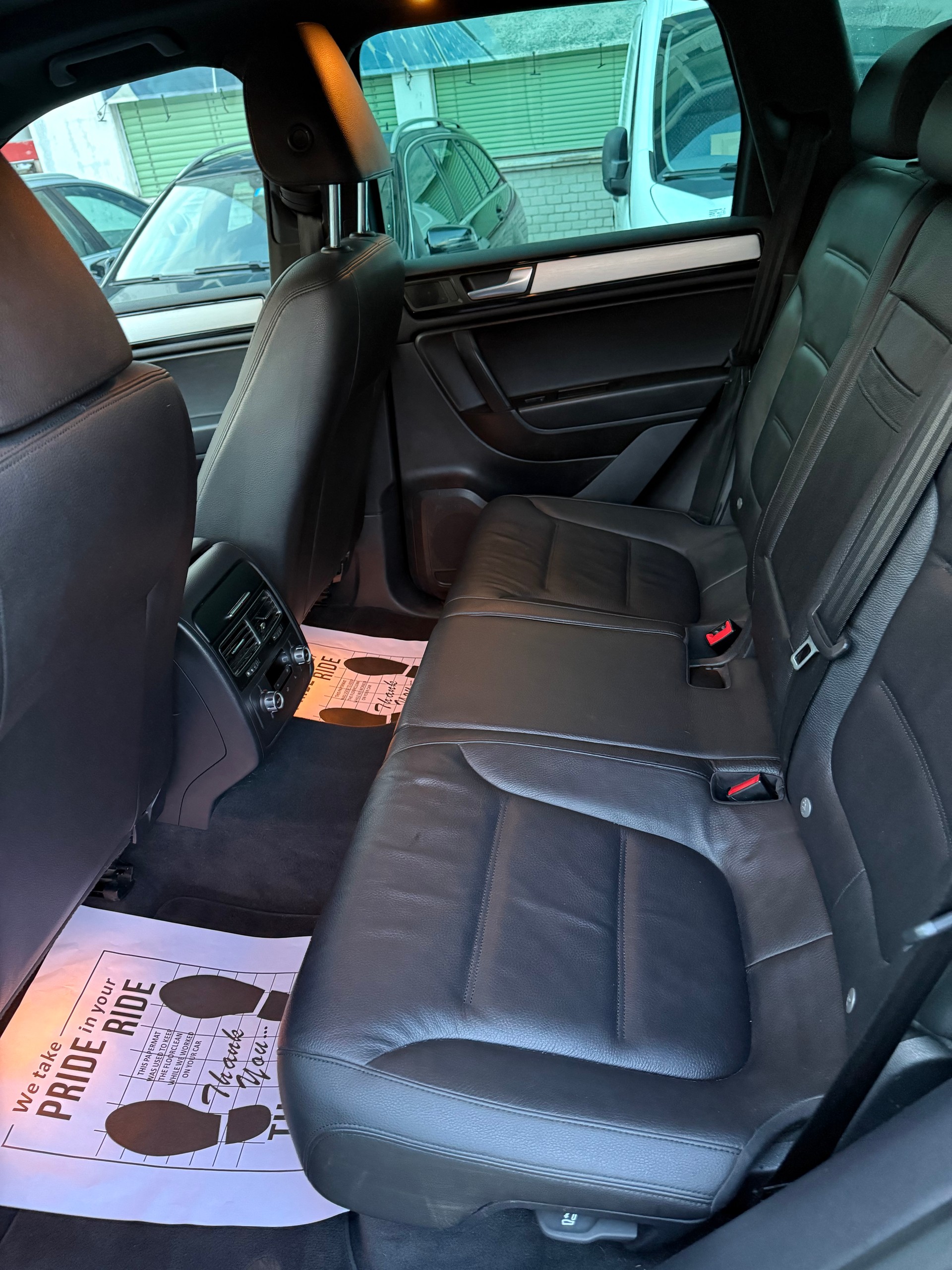 VW Touareg 3.0 TDI BlueMotion Technology Tiptronic-image-12