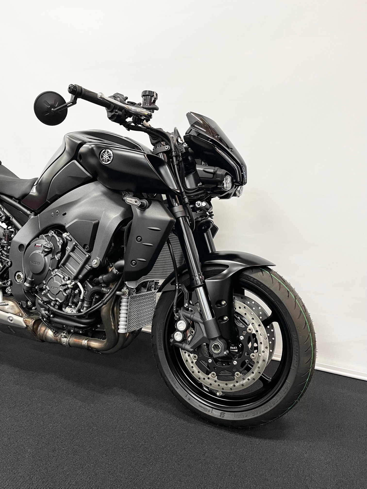 YAMAHA MT-10 ABS-showroom-element-3