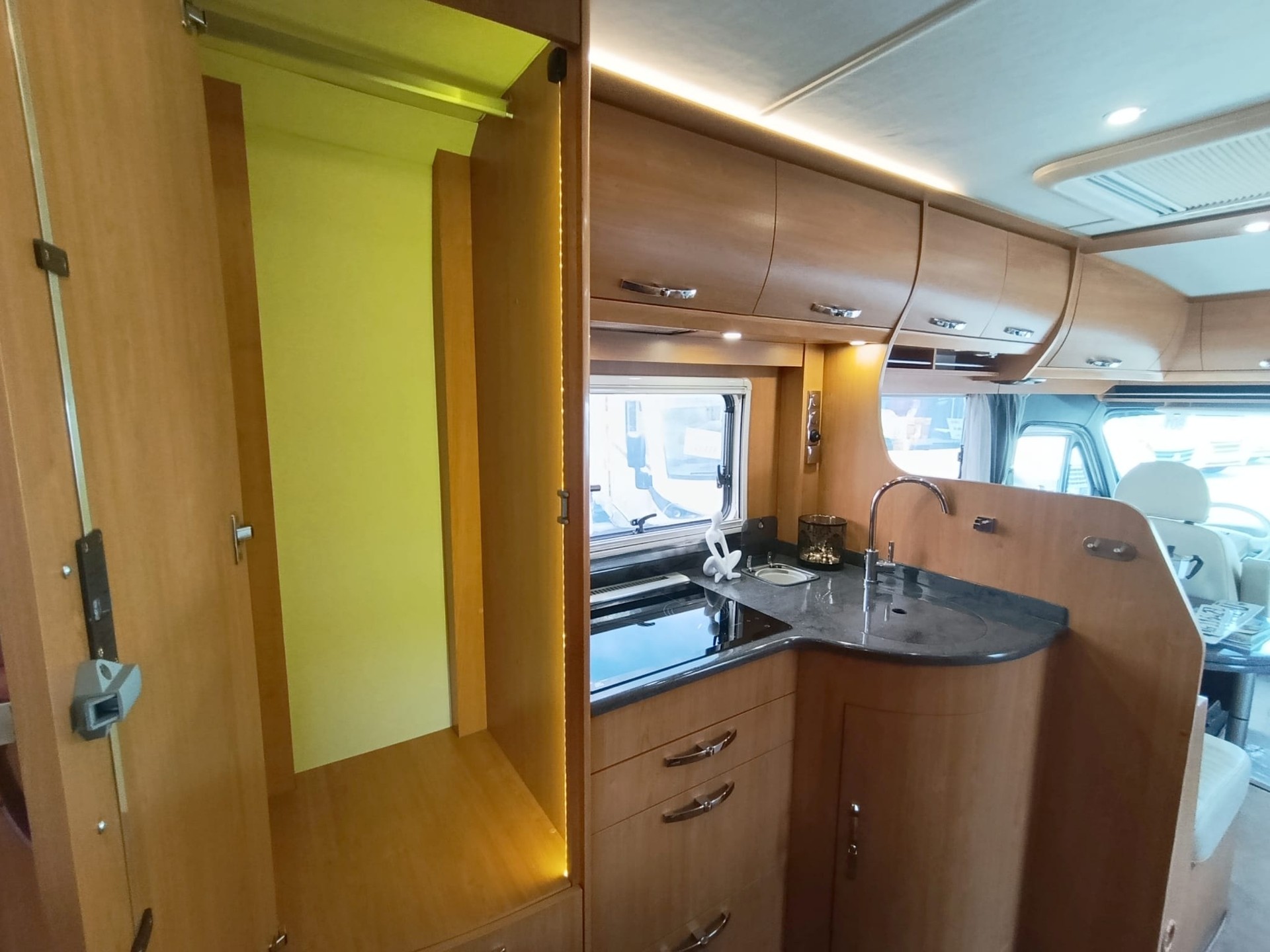 STARLINER IS35S12AA ***vollen Komfort für spontane Reisen – einfach einsteigen und losfahren ***-image-18