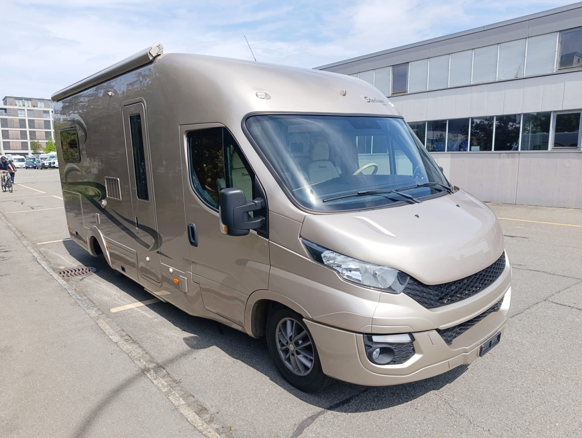 STARLINER IS35S12AA ***vollen Komfort für spontane Reisen – einfach einsteigen und losfahren ***-image-0