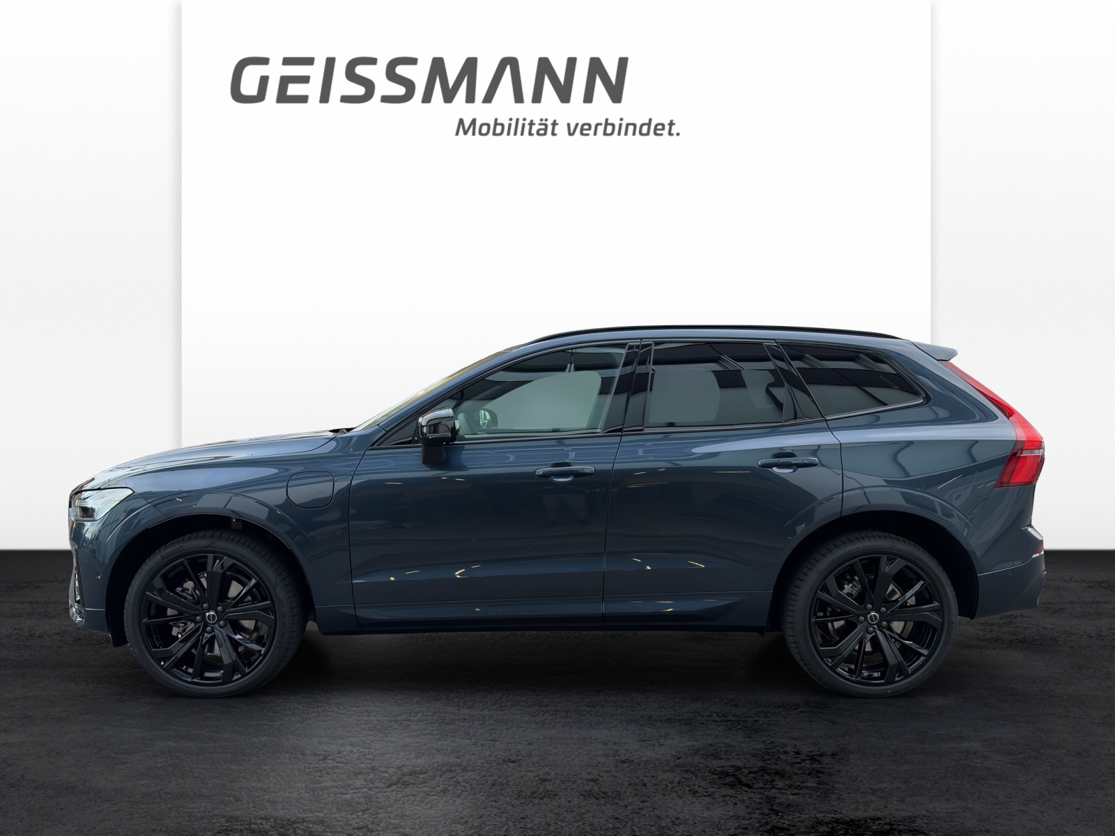 VOLVO XC60 2.0 T6 TE Black Edition eAWD-image-2