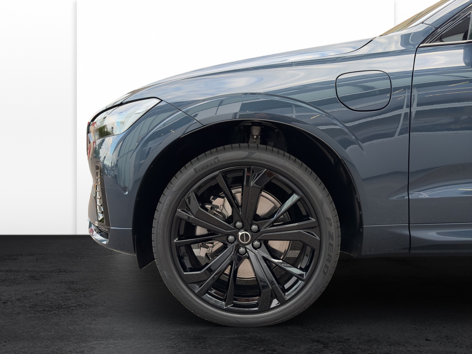 VOLVO XC60 2.0 T6 TE Black Edition eAWD-image-19