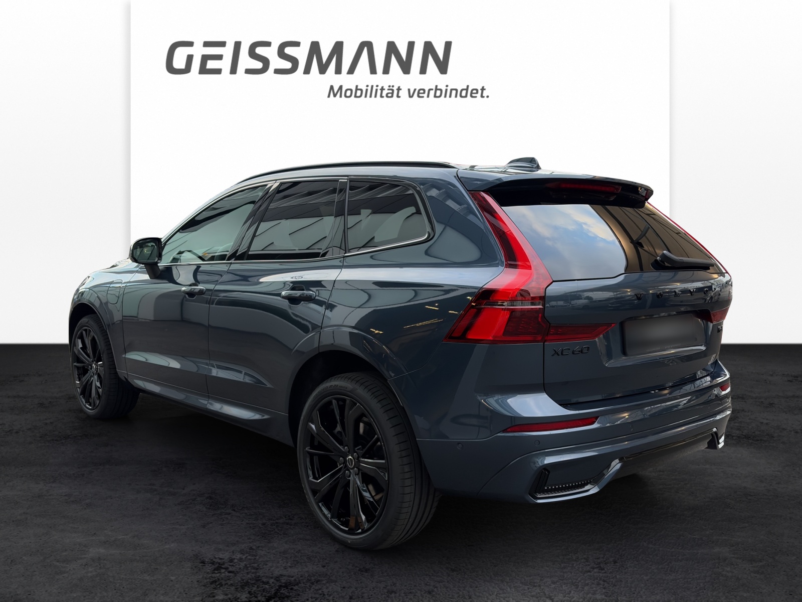VOLVO XC60 2.0 T6 TE Black Edition eAWD-image-4