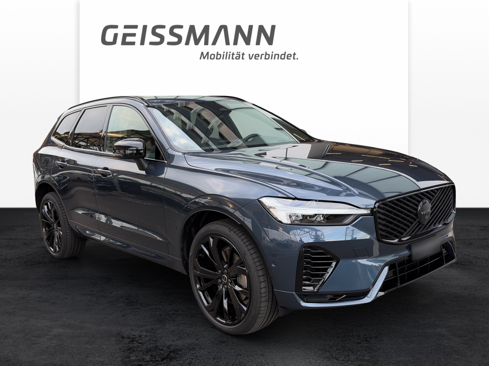 VOLVO XC60 2.0 T6 TE Black Edition eAWD-image-1