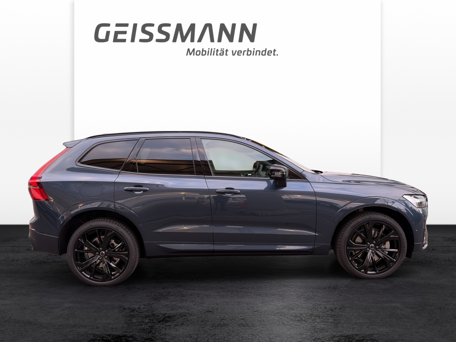 VOLVO XC60 2.0 T6 TE Black Edition eAWD-image-3