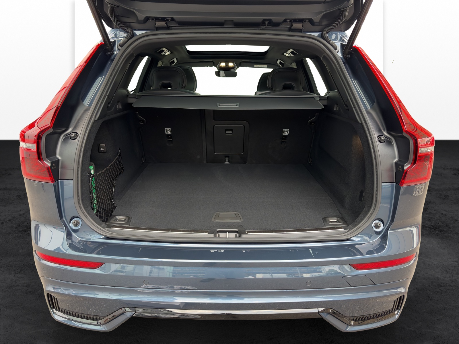 VOLVO XC60 2.0 T6 TE Black Edition eAWD-image-18