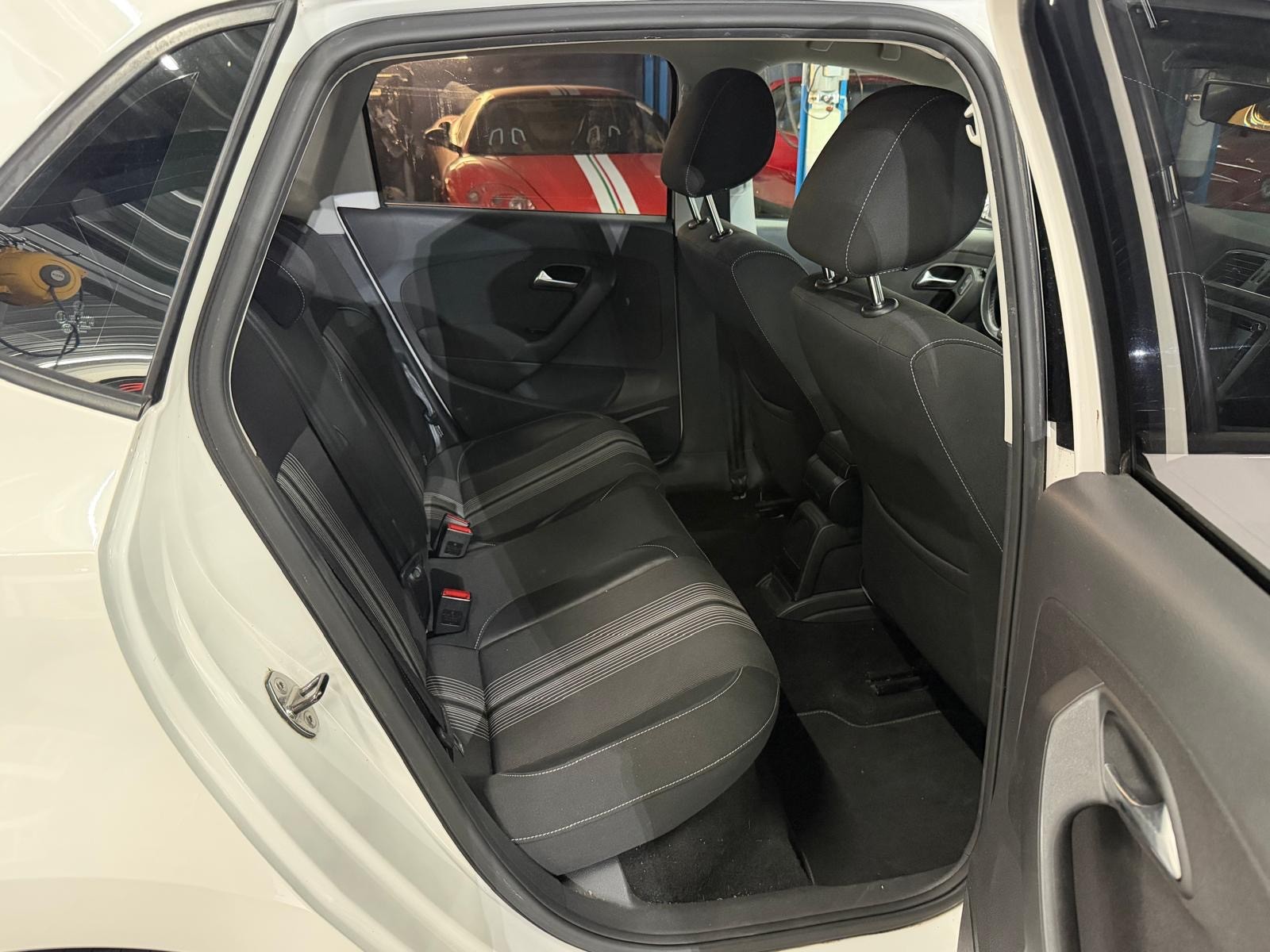 VW Polo 1.2 12V Team-image-11
