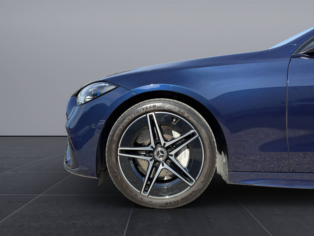 MERCEDES-BENZ C 220 d AMG Line 4matic Kombi-image-15