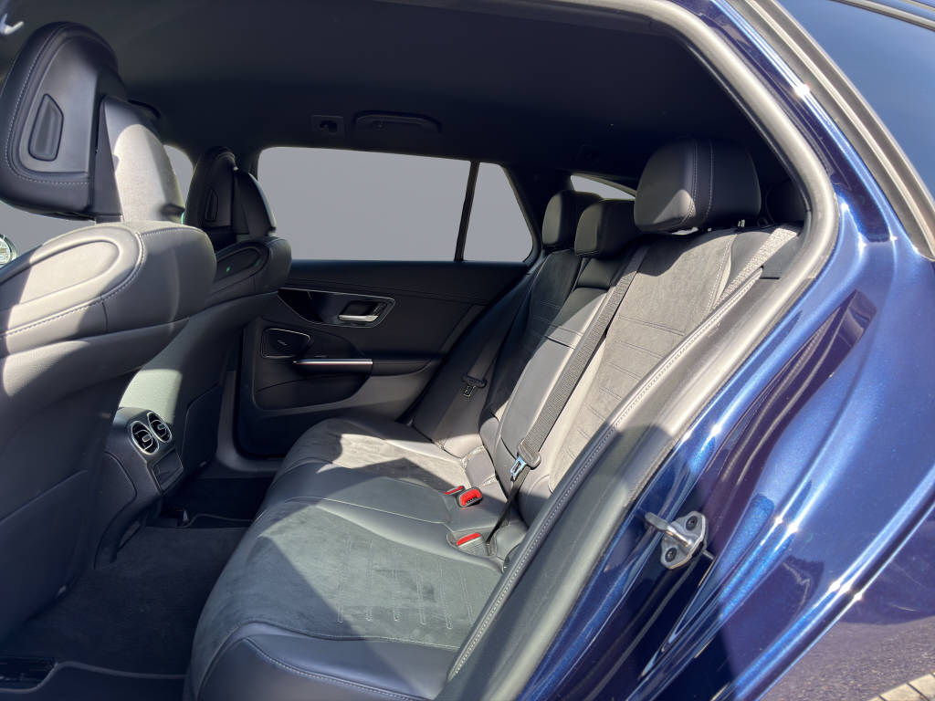 MERCEDES-BENZ C 220 d AMG Line 4matic Kombi-image-11