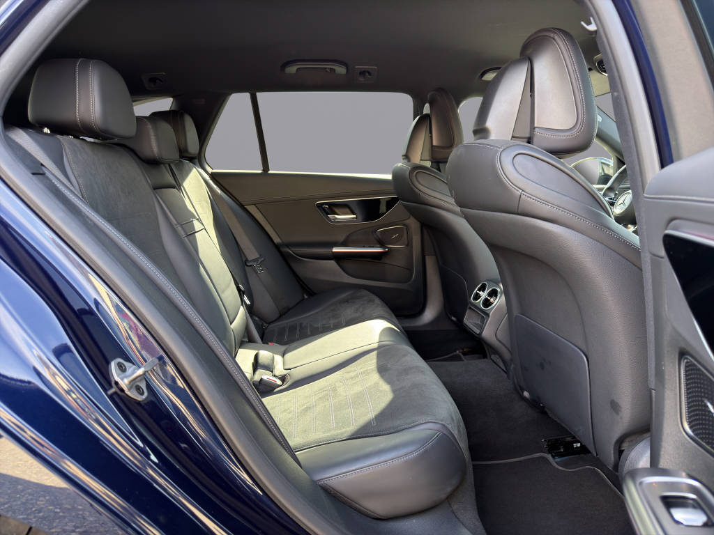 MERCEDES-BENZ C 220 d AMG Line 4matic Kombi-image-12