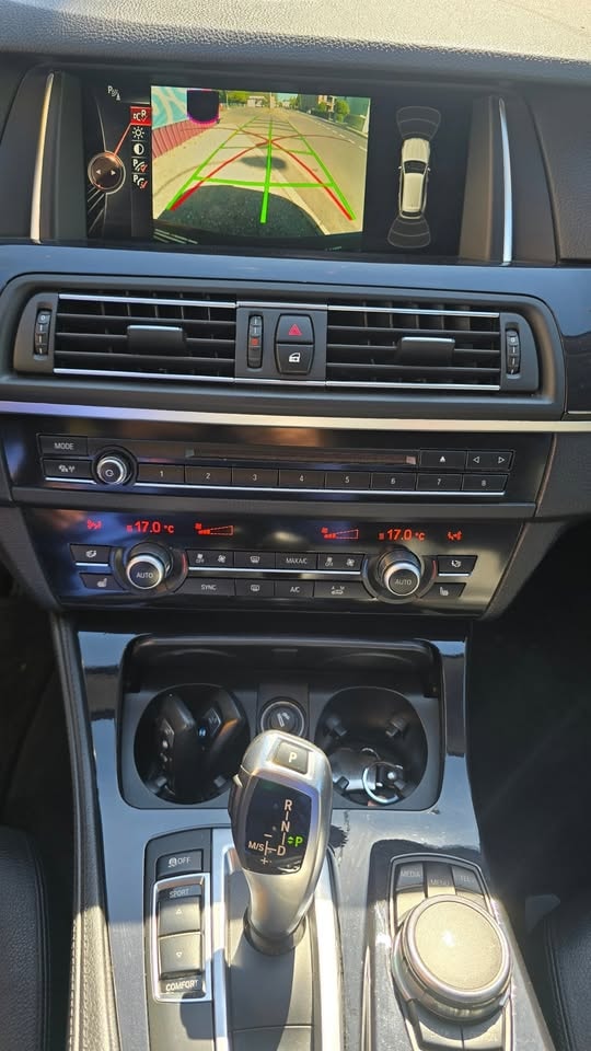 BMW 520d Touring xDrive Steptronic-image-16