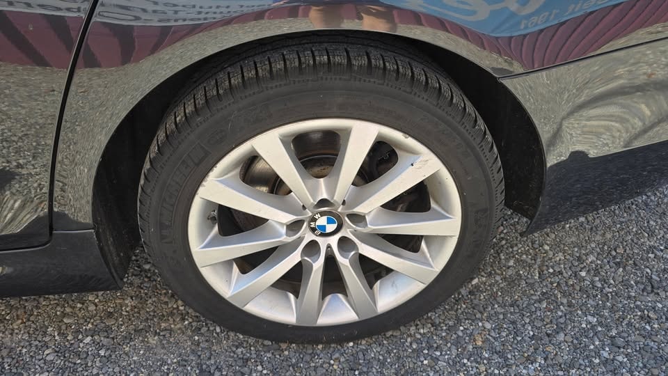 BMW 520d Touring xDrive Steptronic-image-8