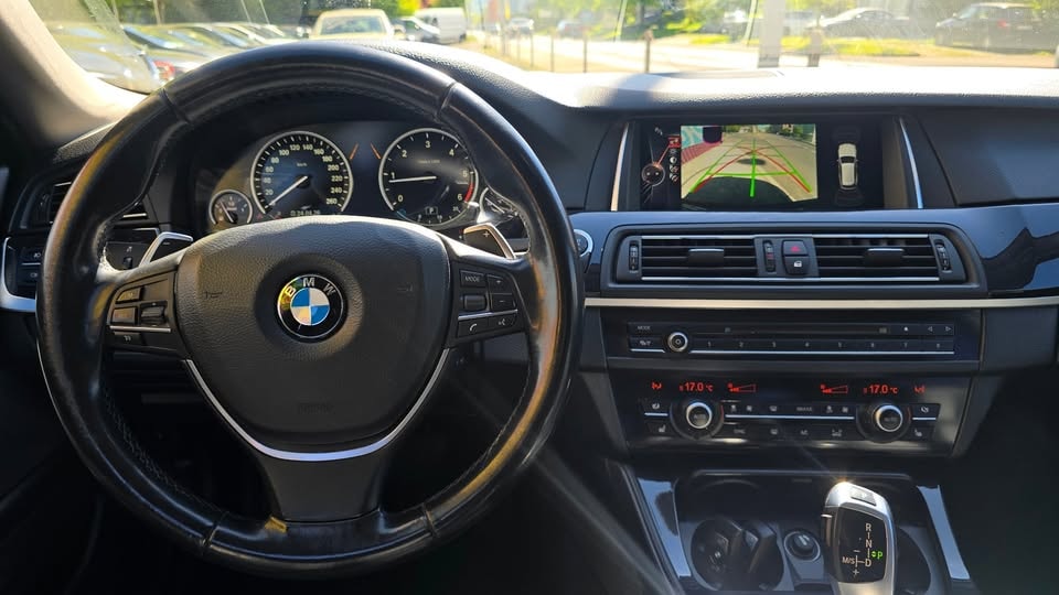 BMW 520d Touring xDrive Steptronic-image-11