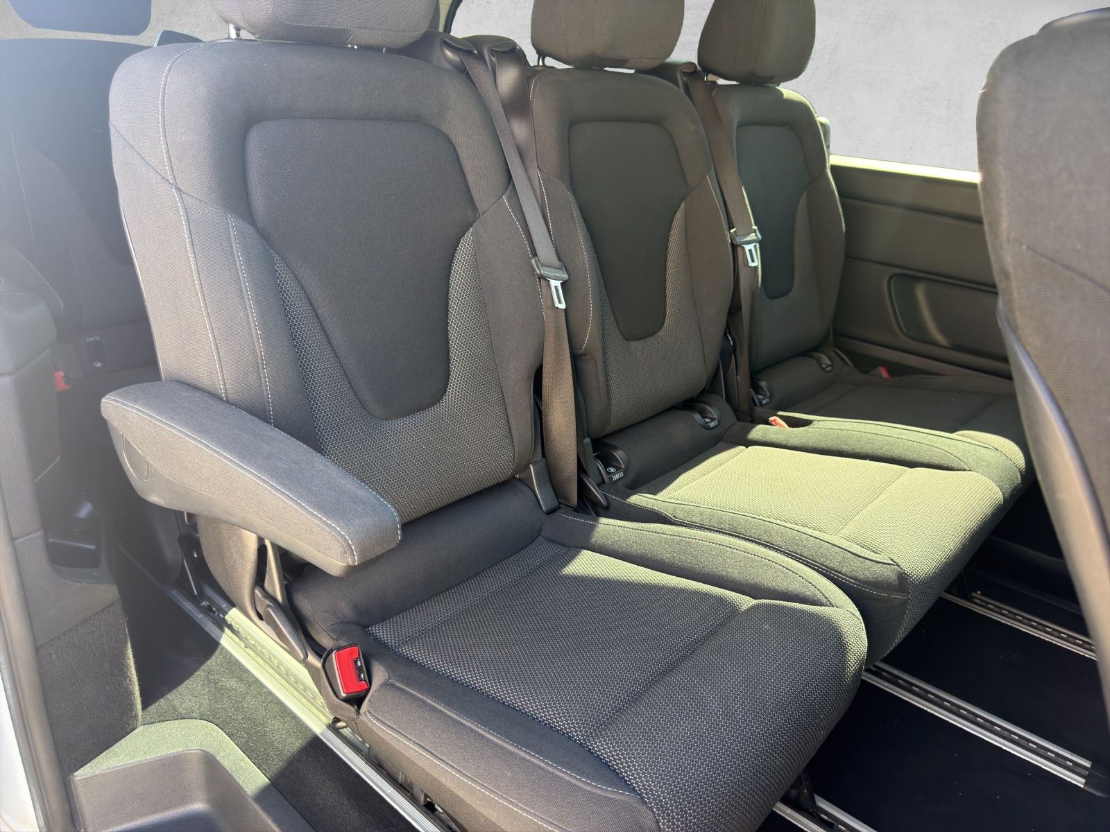 MERCEDES-BENZ V 250 d lang 4Matic 7G-Tronic-image-11
