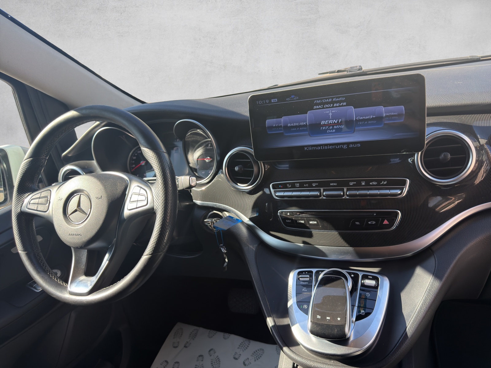 MERCEDES-BENZ V 250 d lang 4Matic 7G-Tronic-image-10