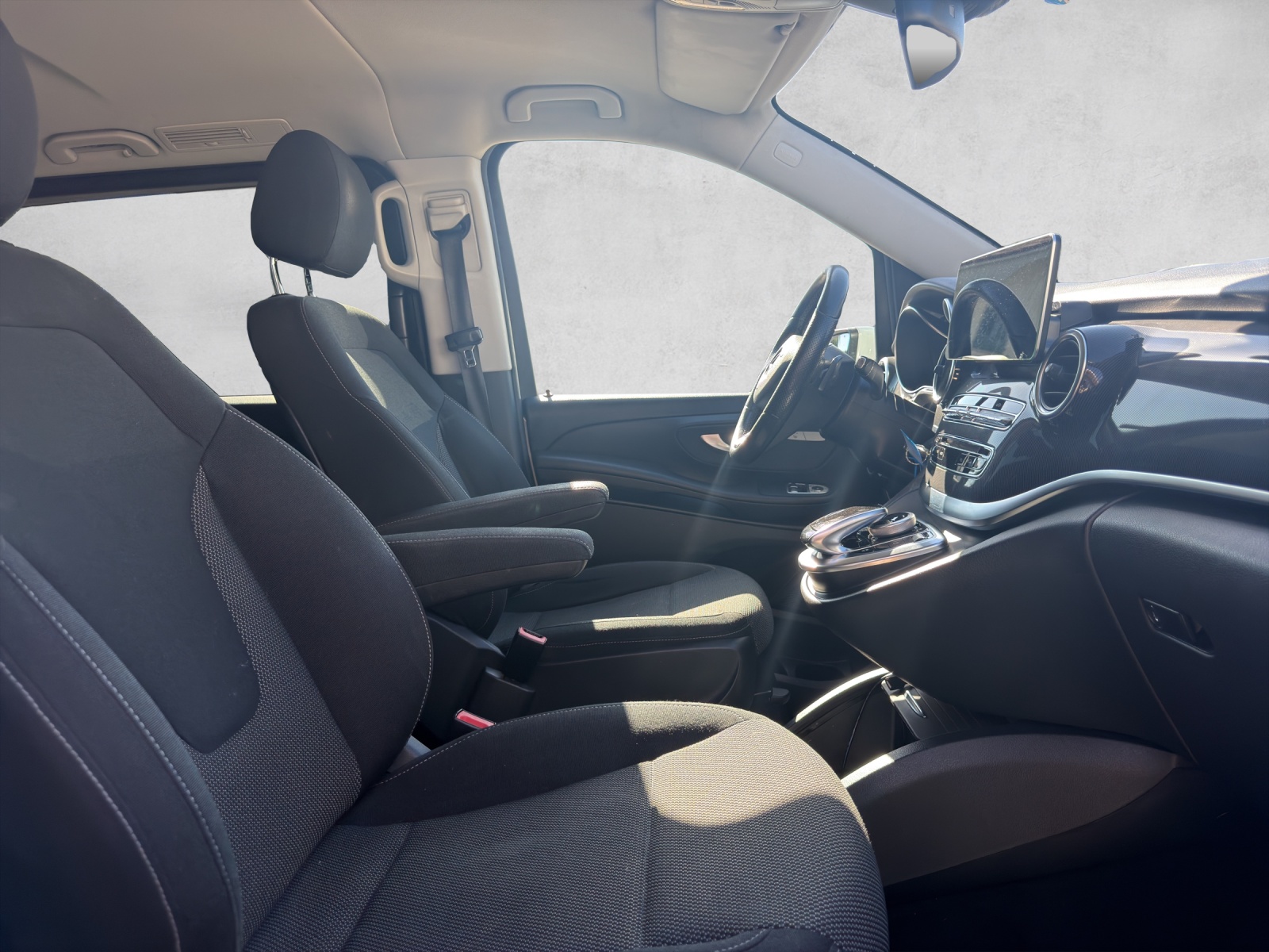 MERCEDES-BENZ V 250 d lang 4Matic 7G-Tronic-image-9