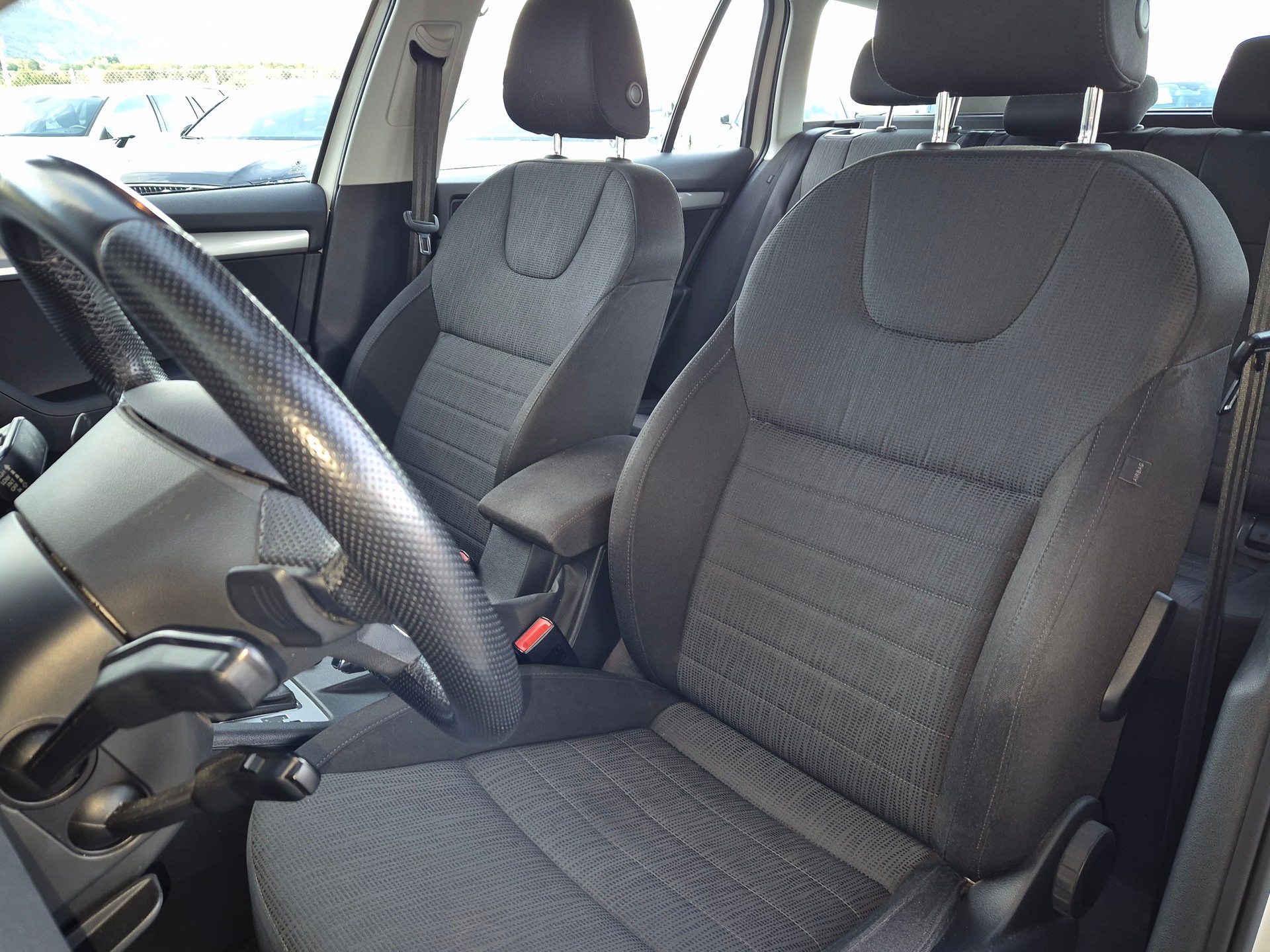 SKODA Octavia Combi 2.0 TDI Style DSG-image-13