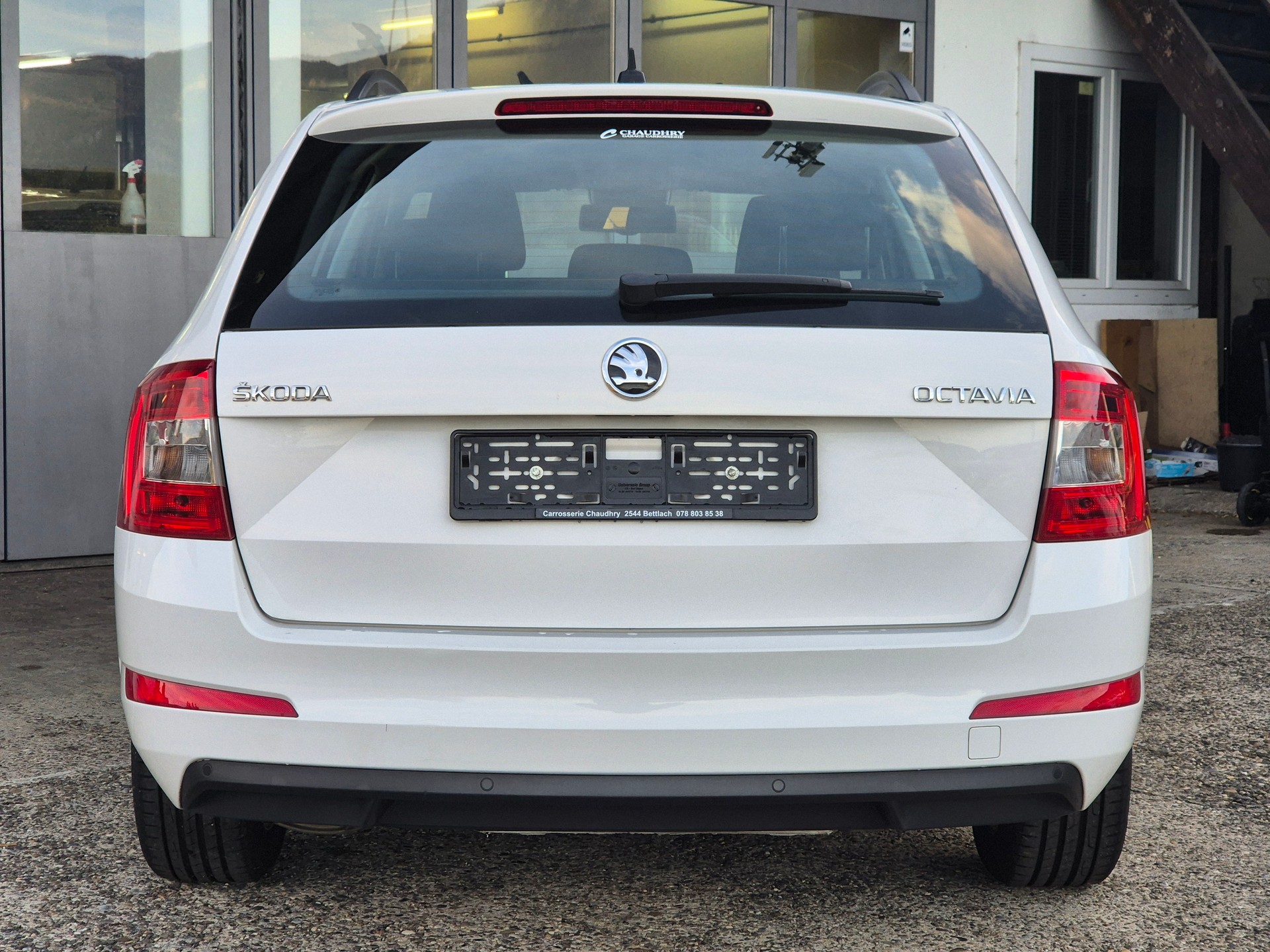 SKODA Octavia Combi 2.0 TDI Style DSG-image-6