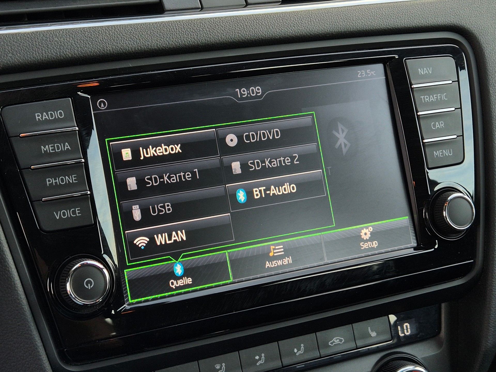 SKODA Octavia Combi 2.0 TDI Style DSG-image-20