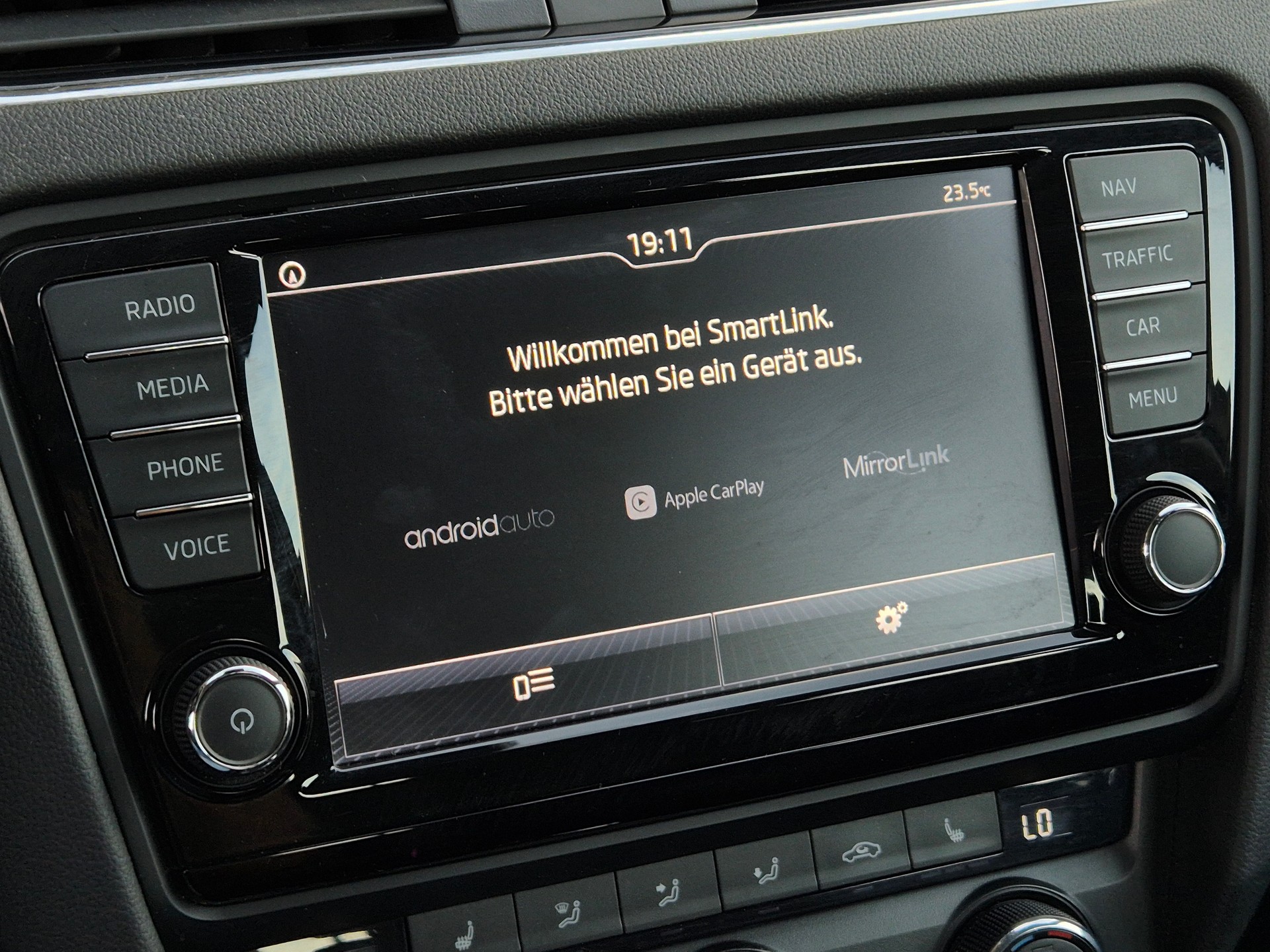 SKODA Octavia Combi 2.0 TDI Style DSG-image-18
