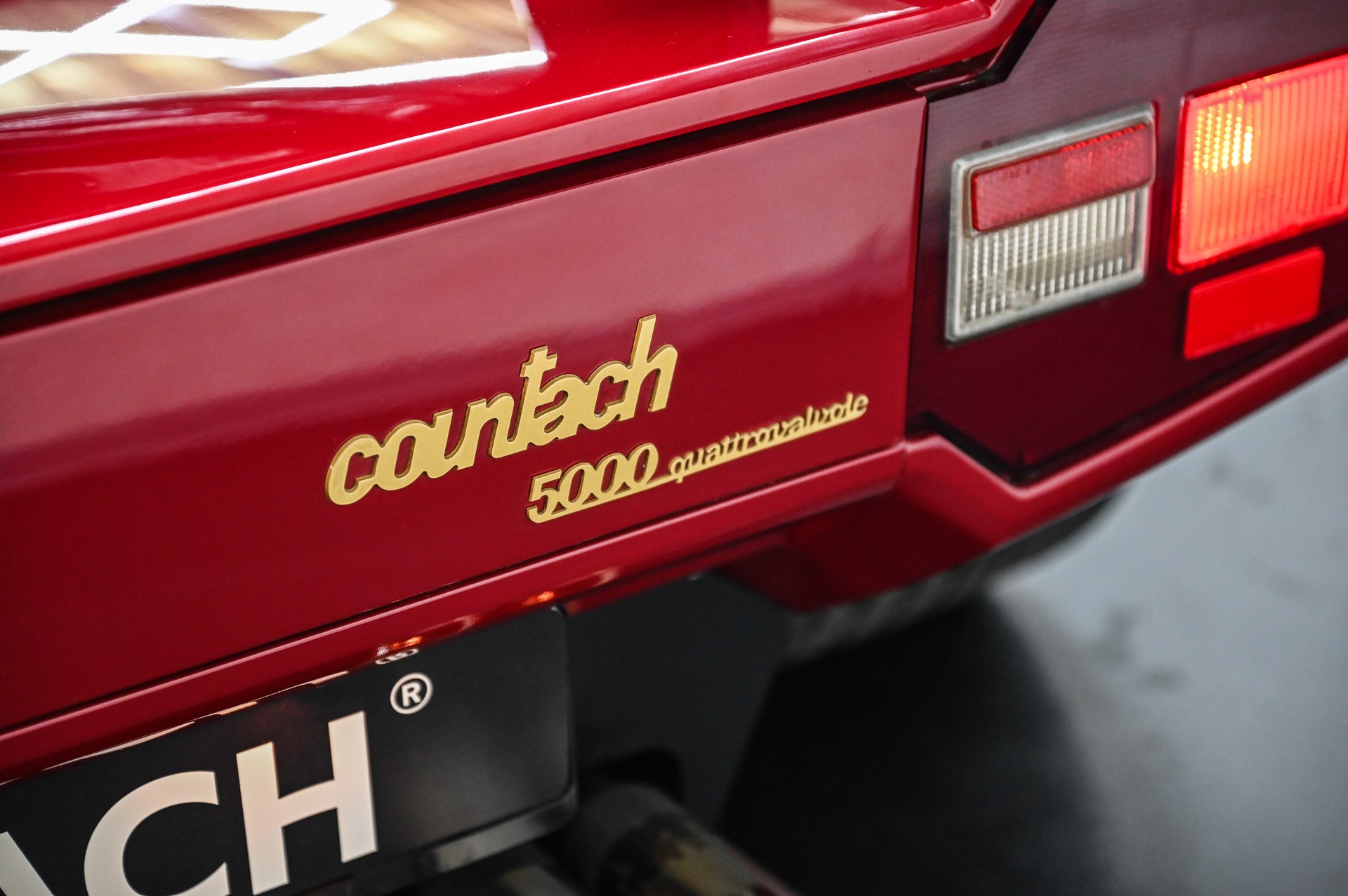 LAMBORGHINI Countach 5000 QV-image-23
