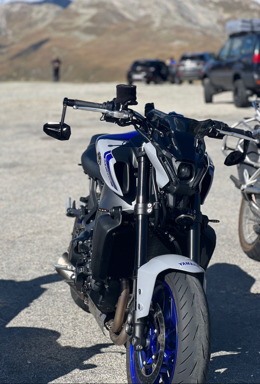 YAMAHA MT-09
