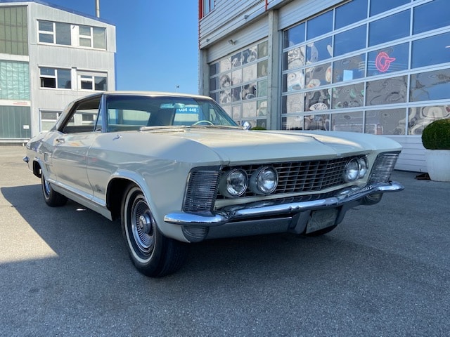 BUICK RIVIERA-image-4