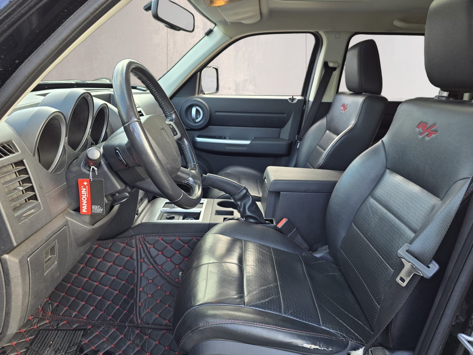 DODGE Nitro 2.8 CRD R/T Automatic-image-13
