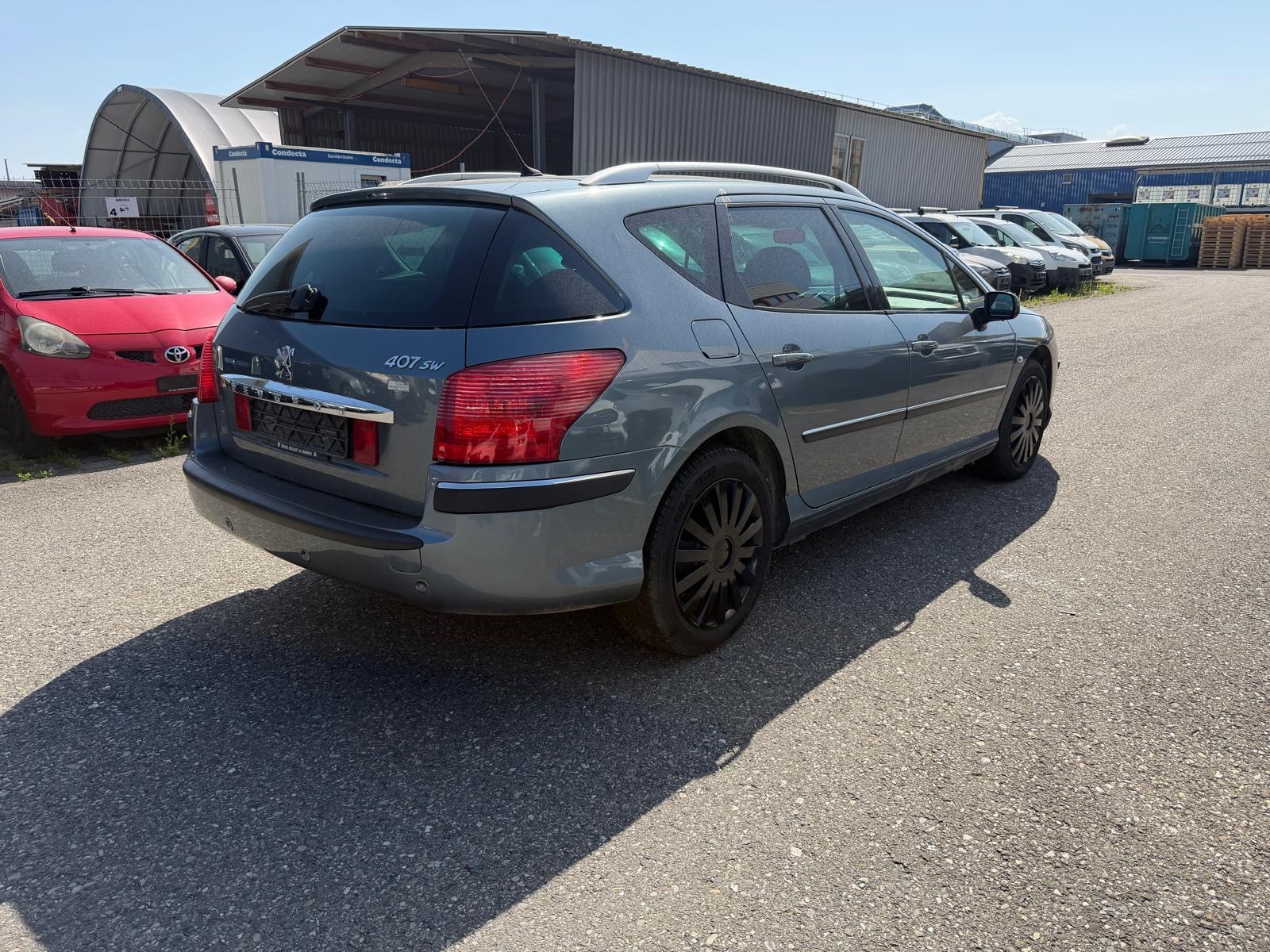 PEUGEOT 407 SW 2.2 Dynamic Edition Automatic-image-12