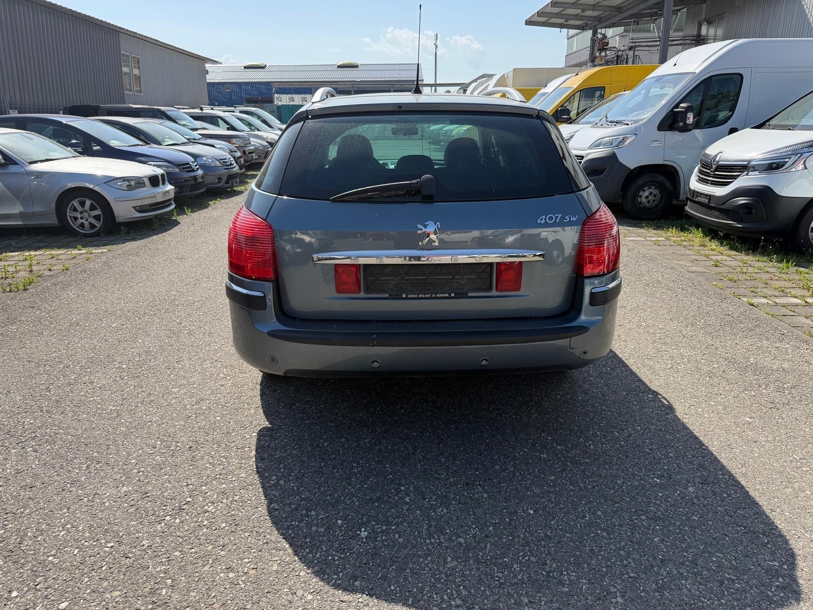PEUGEOT 407 SW 2.2 Dynamic Edition Automatic-image-2