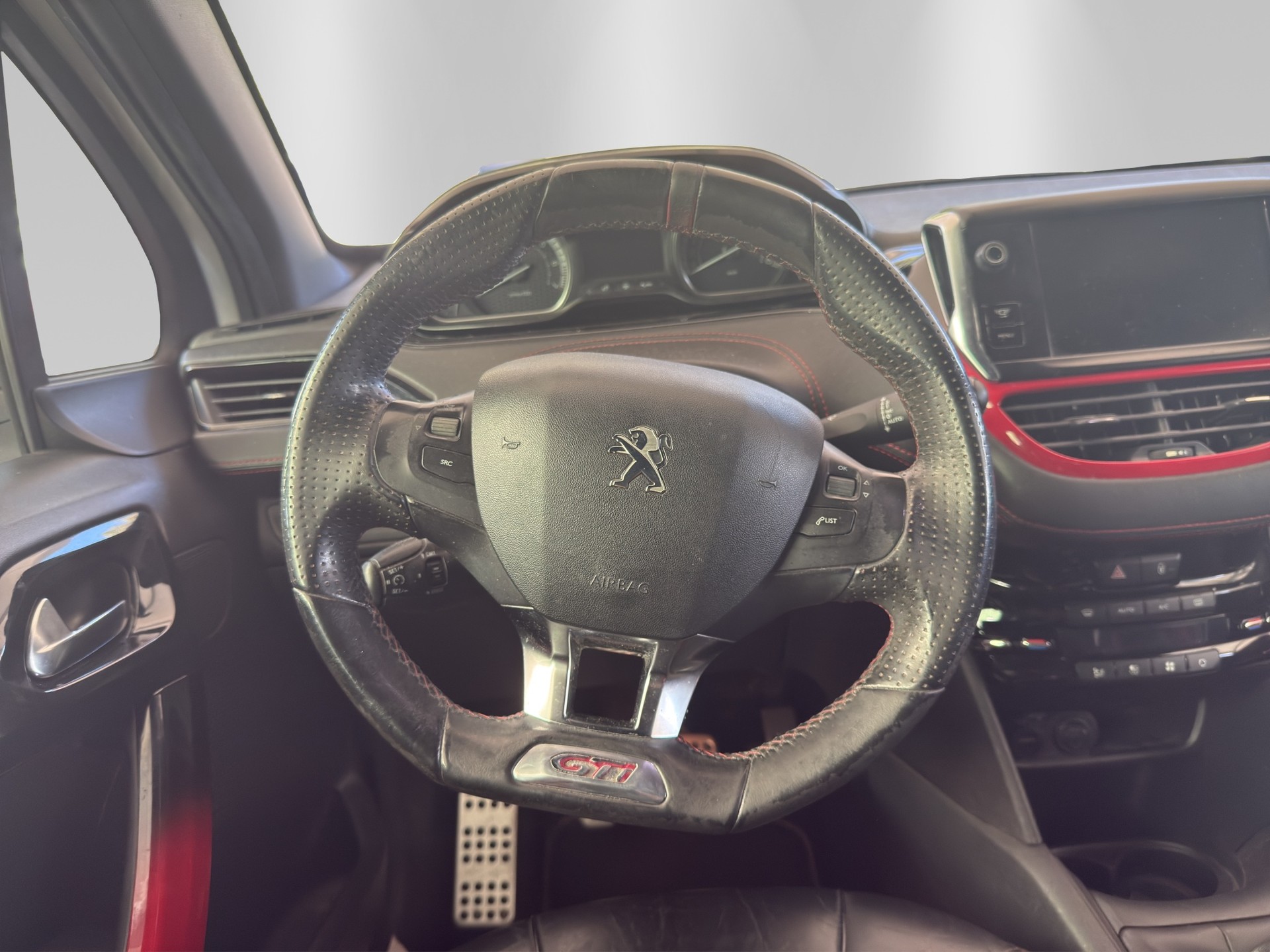 PEUGEOT 208 1.6 Turbo GTi-image-9