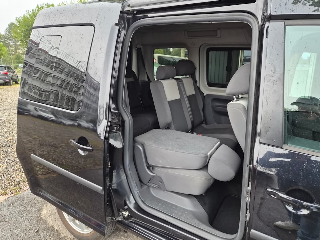 VW Caddy 1.2 TSI Family 7-Sitzer-image-10