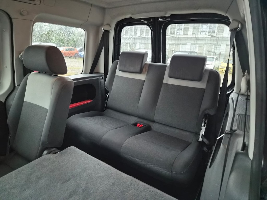VW Caddy 1.2 TSI Family 7-Sitzer-image-9