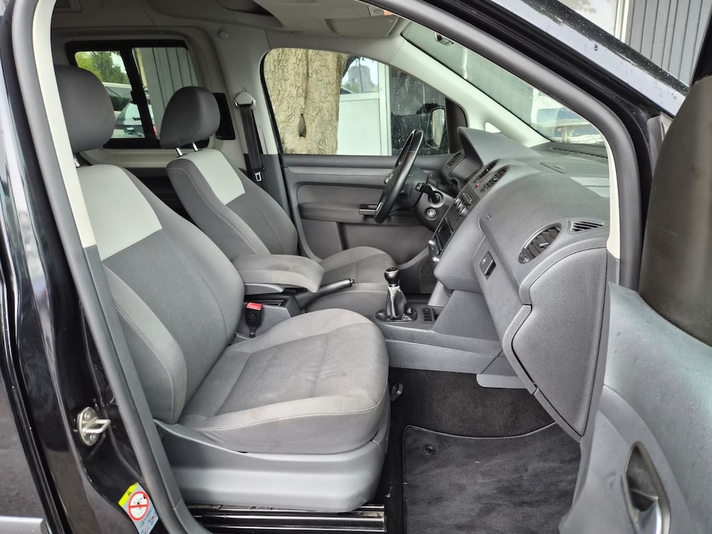 VW Caddy 1.2 TSI Family 7-Sitzer-image-11