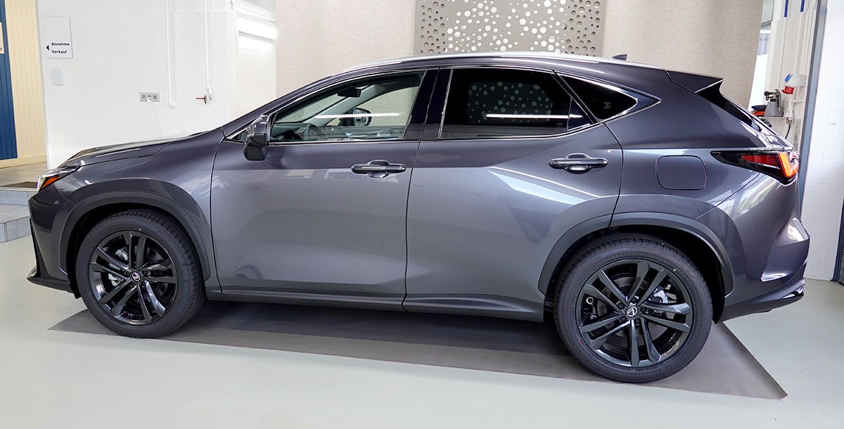 LEXUS NX 450h+ E-FOUR Comfort, 20" Alufelgen-image-1