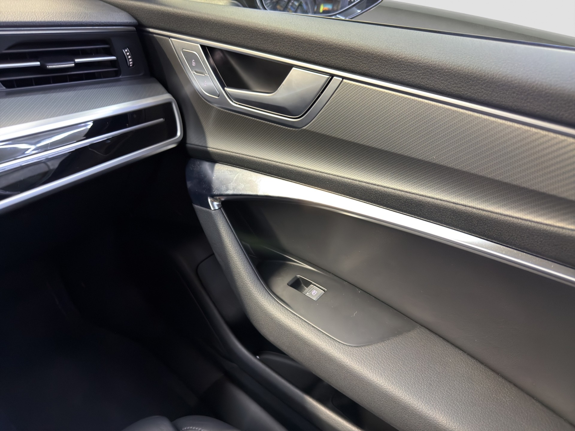 AUDI A6 Avant 45 TFSI Sport S-tronic-image-28