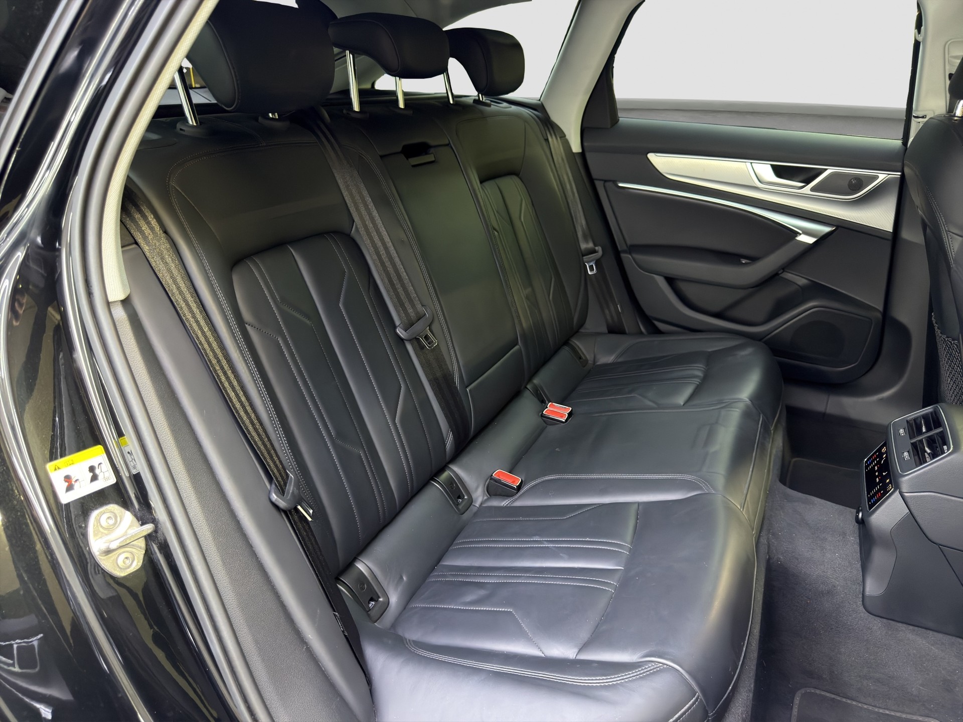 AUDI A6 Avant 45 TFSI Sport S-tronic-image-15