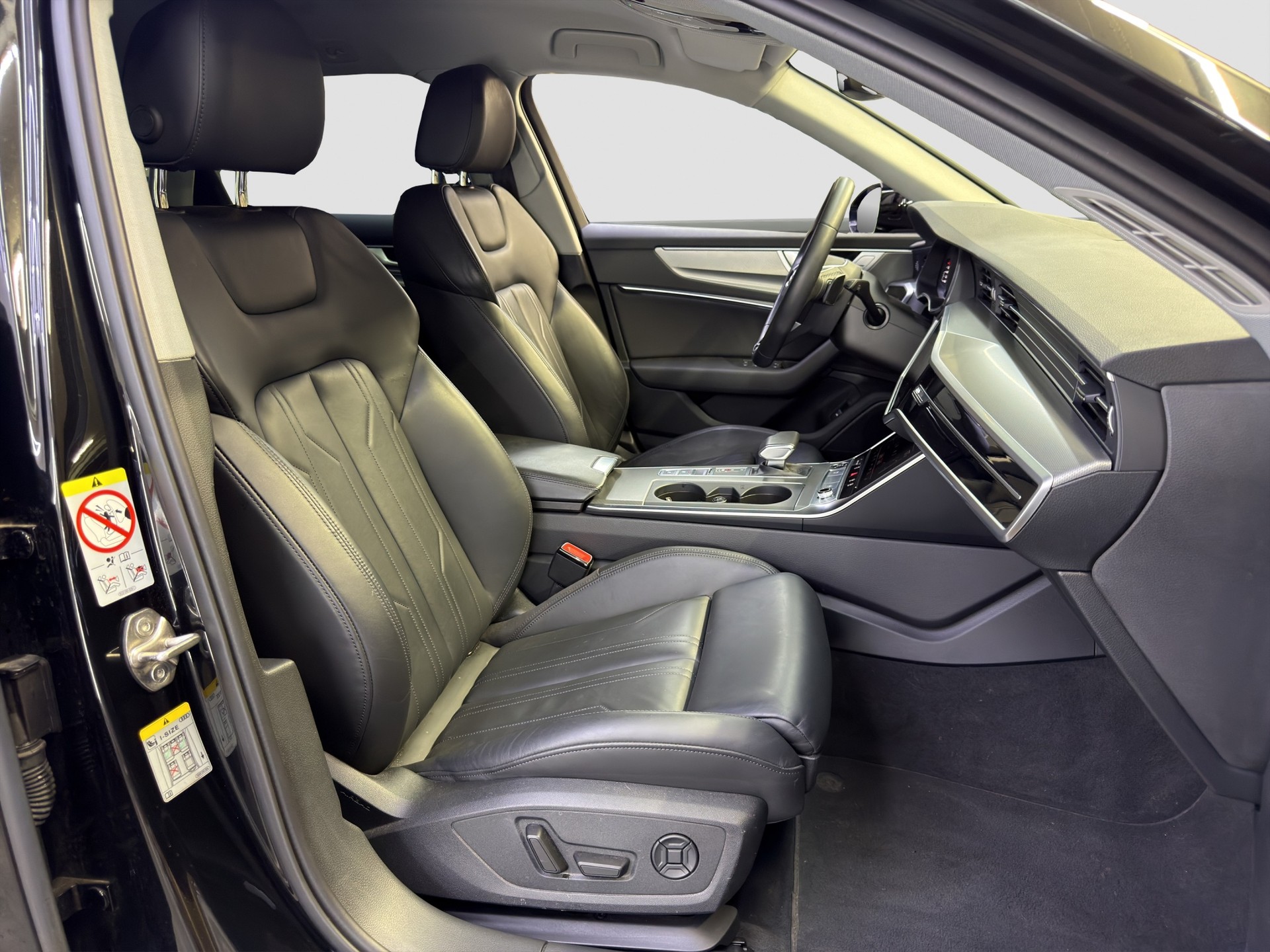AUDI A6 Avant 45 TFSI Sport S-tronic-image-14