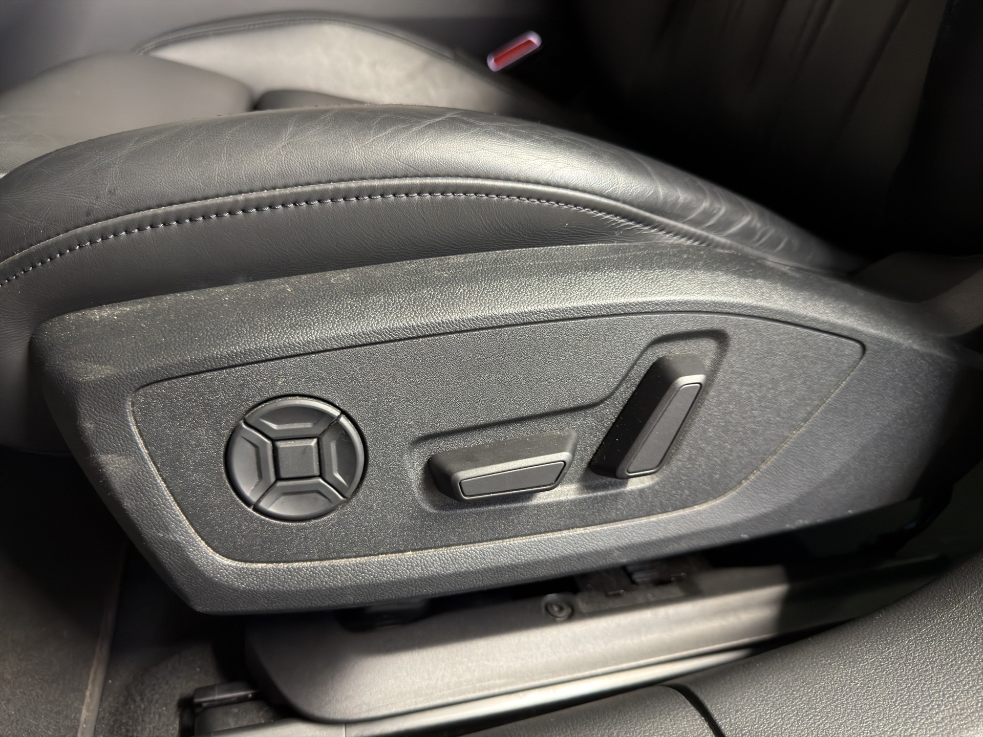 AUDI A6 Avant 45 TFSI Sport S-tronic-image-12
