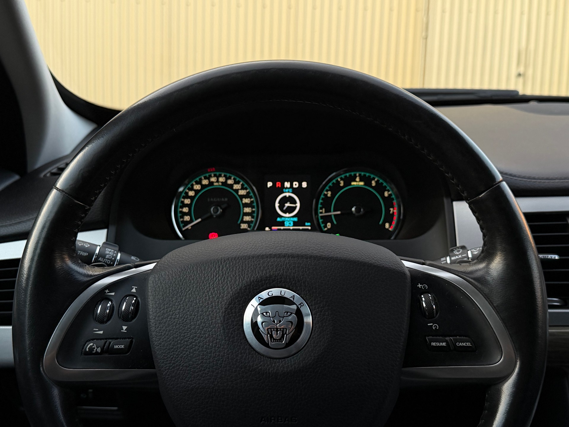 JAGUAR XF 2.0 Ti Luxury-image-8