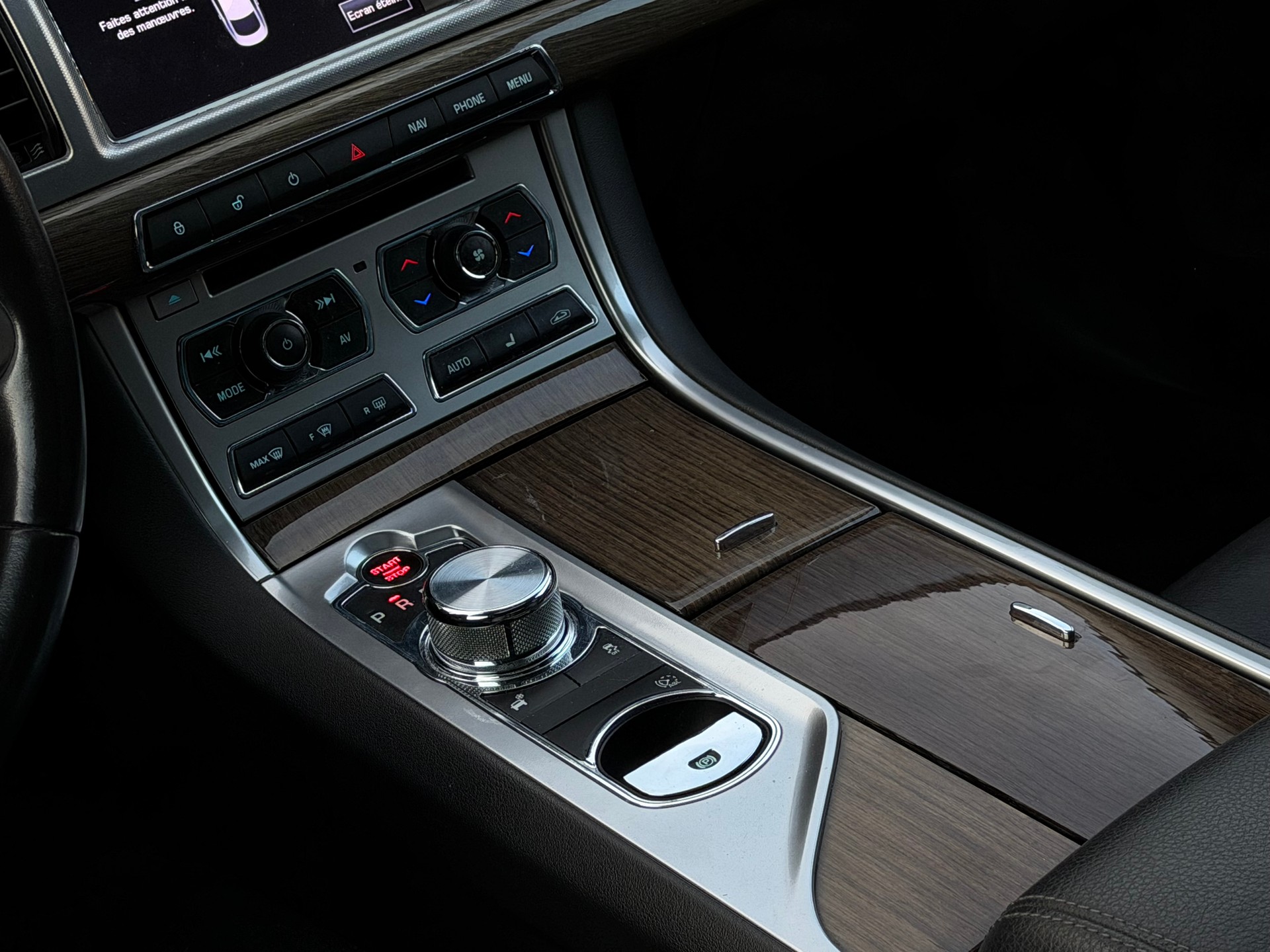 JAGUAR XF 2.0 Ti Luxury-image-9