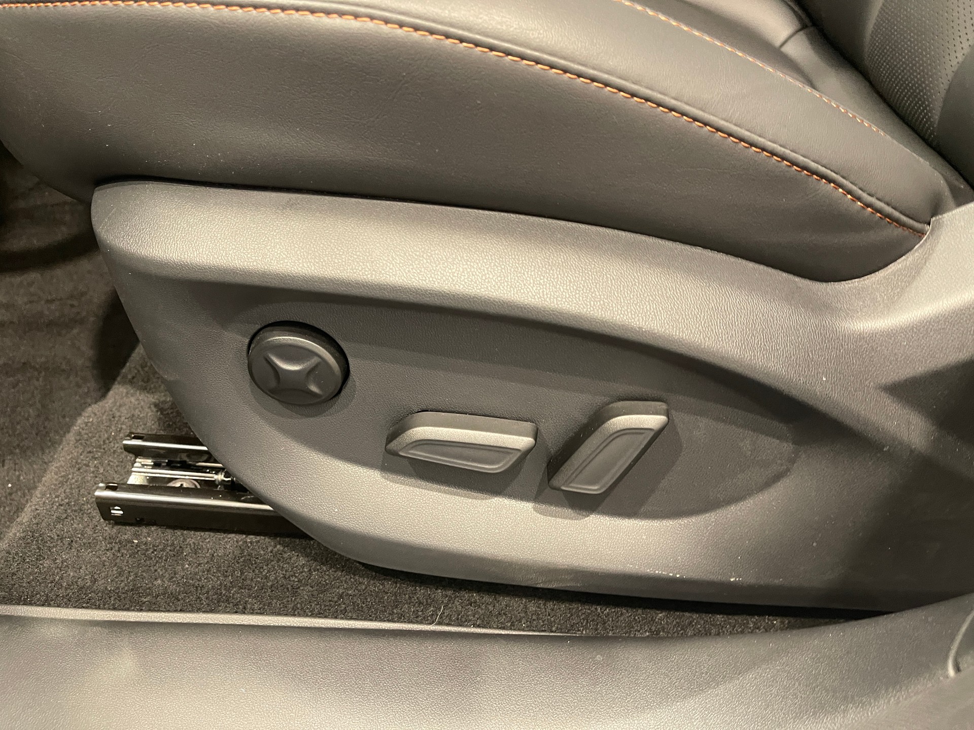 MG HS 1.5 T PHEV Luxury-image-10